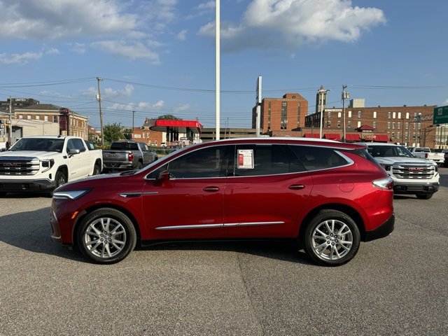 2024 Buick Enclave Essence photo 2