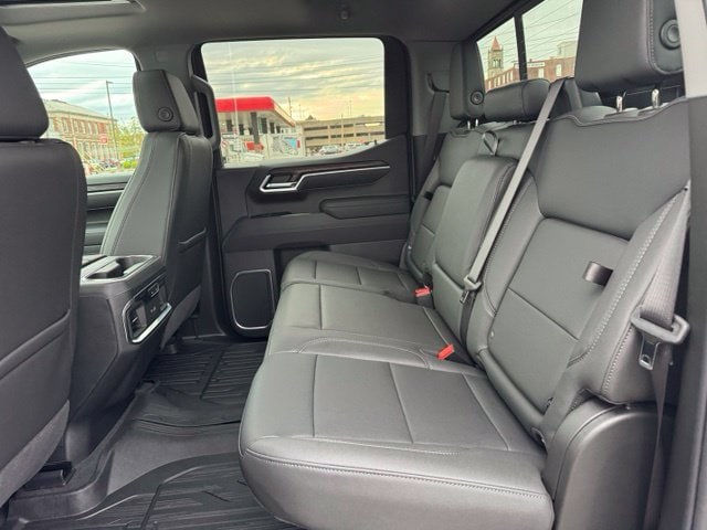 2026 GMC Sierra 1500 SLT - Photo 10