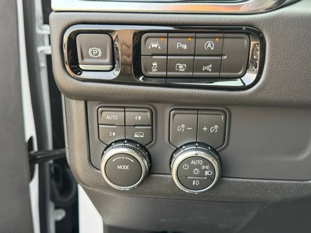 2026 GMC Yukon XL Denali - Photo 18