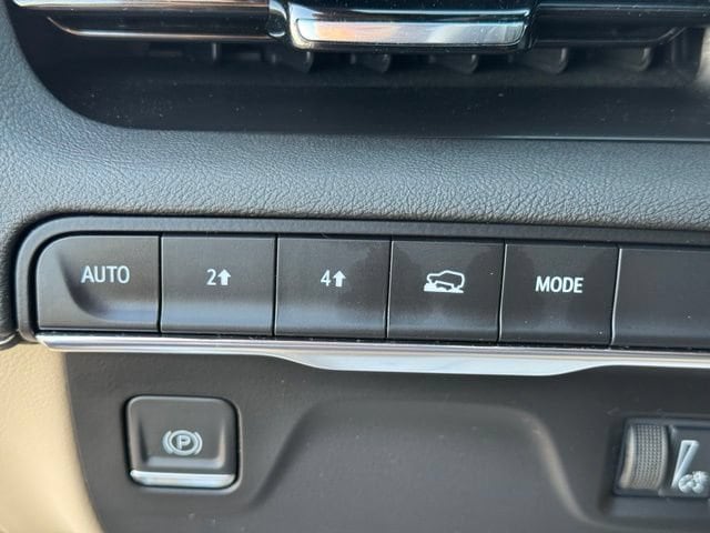 2024 Cadillac Escalade Premium Luxury - Photo 19