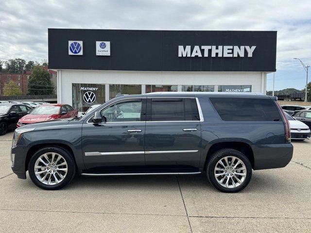 2019 Cadillac Escalade ESV Luxury photo 2