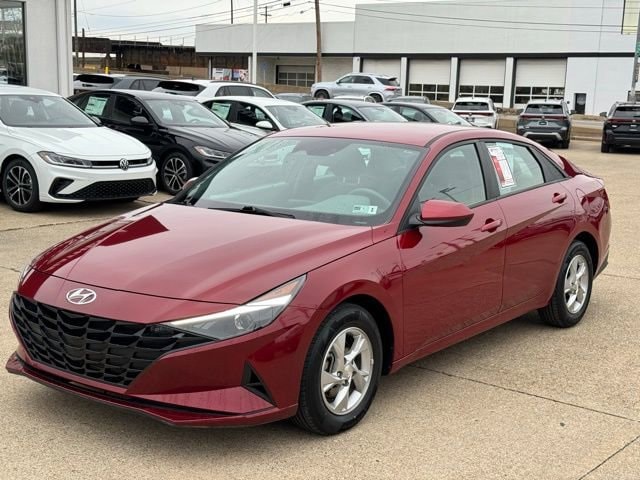 2023 Hyundai Elantra SE