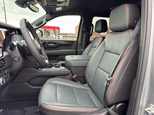 2025 GMC Yukon AT4 - Photo 10