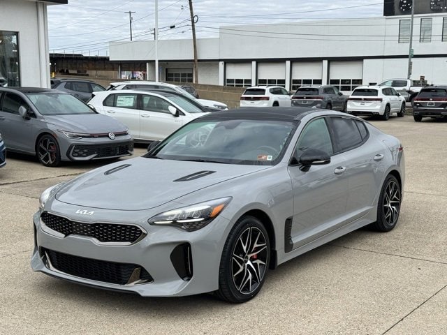 2023 Kia Stinger GT-Line's photo