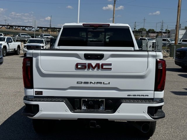 2026 Gmc Sierra 3500 HD Denali photo 4