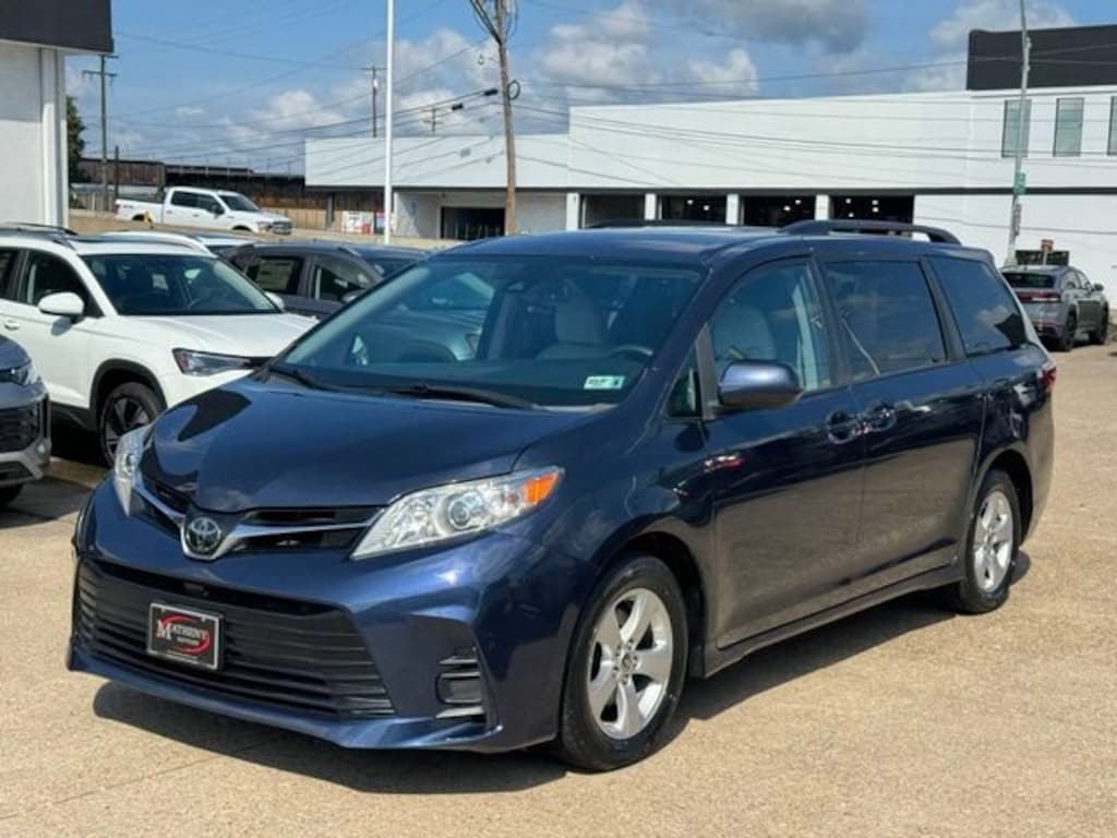 Used 2020 Toyota Sienna LE Auto Access Seat
