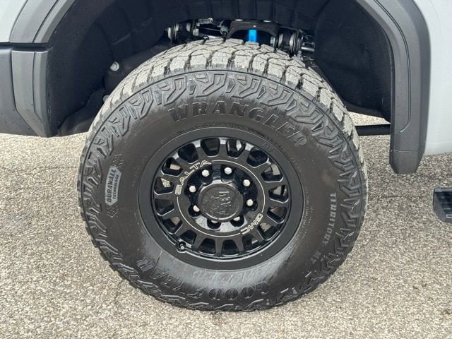 2024 GMC Sierra 2500HD AT4X - Photo 23