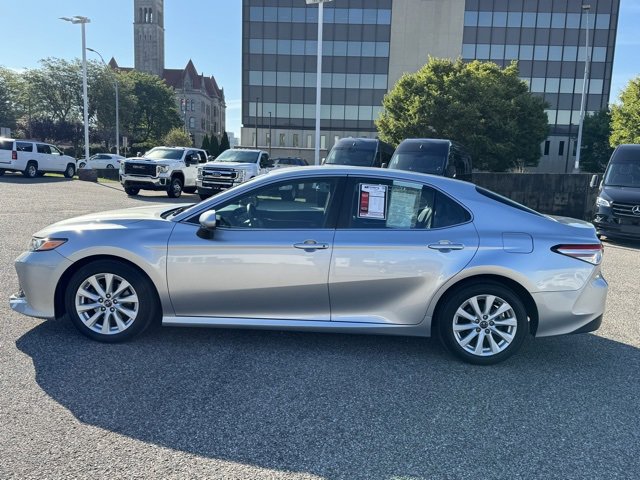 Used 2018 Toyota Camry LE with VIN 4T1B11HK2JU060918 for sale in Parkersburg, WV