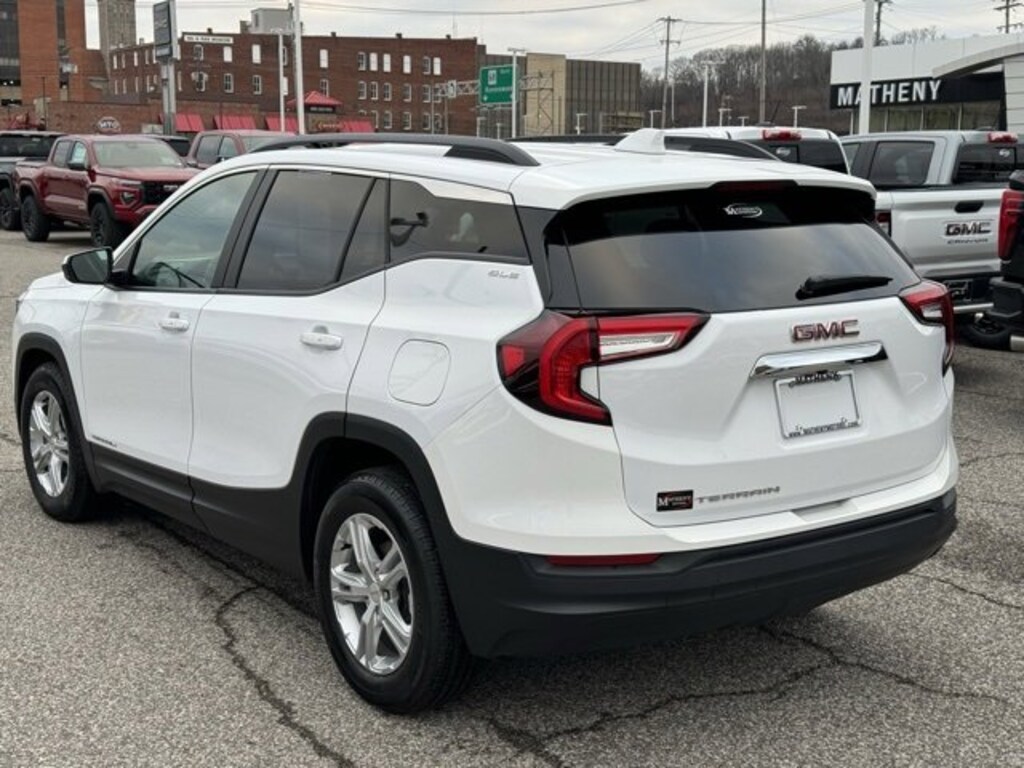 Used 2022 GMC Terrain SLE SUV