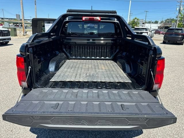 2025 Chevrolet Colorado Z71 - Photo 10