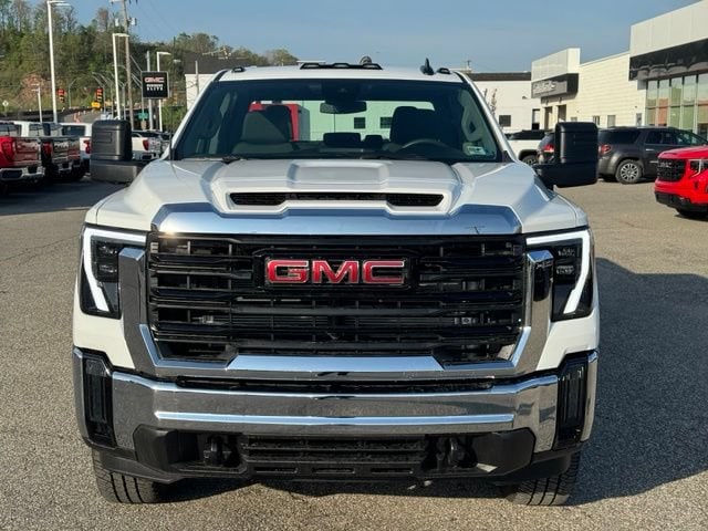 2026 GMC Sierra 3500HD Pro - Photo 9