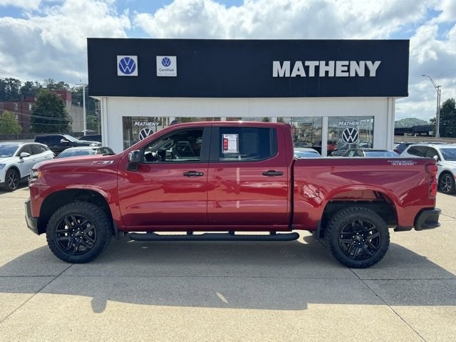 Used 2022 Chevrolet Silverado 1500 Limited LT Trail Boss with VIN 1GCPYFED0NZ183635 for sale in Parkersburg, WV