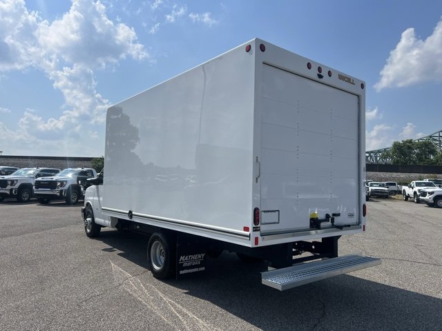 2025 Gmc Savana Cutaway 3500 photo 4