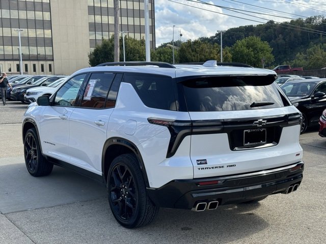 2024 Chevrolet Traverse RS photo 2