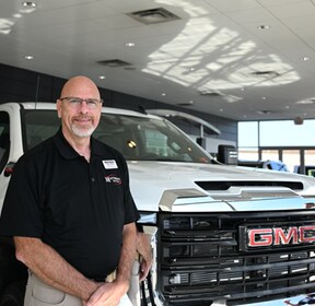 Staff member Mike Beckett from ID_1f7dc877e415