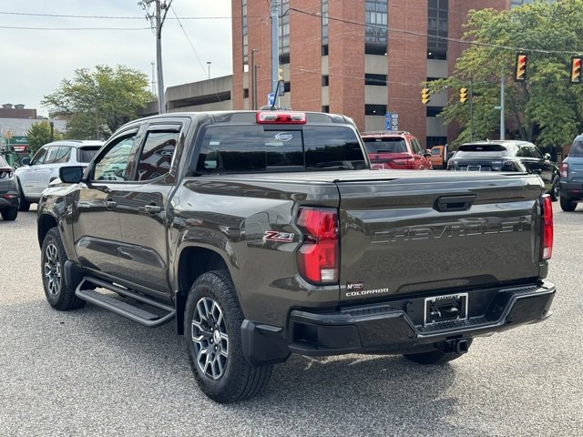 2023 Chevrolet Colorado Z71 photo 3
