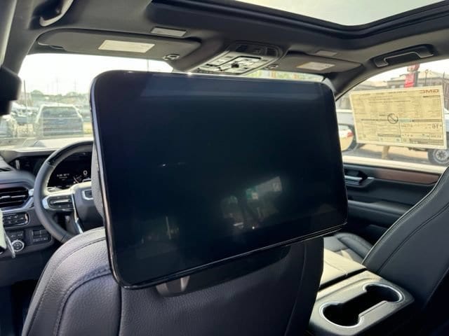 2026 GMC Yukon XL Denali - Photo 16