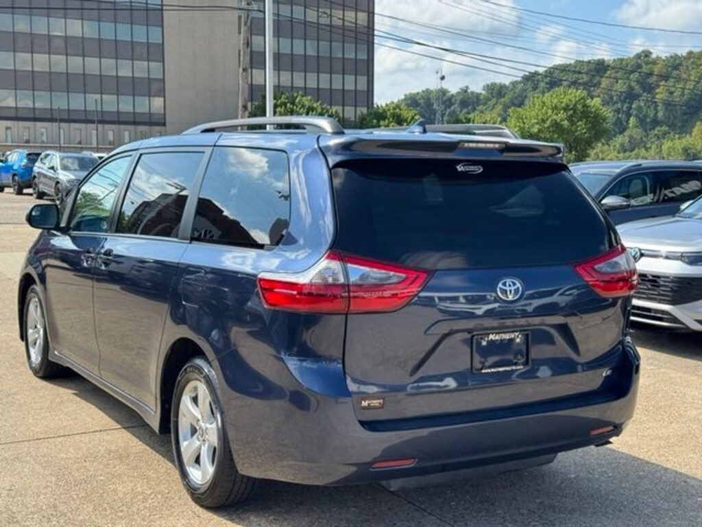 Used 2020 Toyota Sienna LE Auto Access Seat
