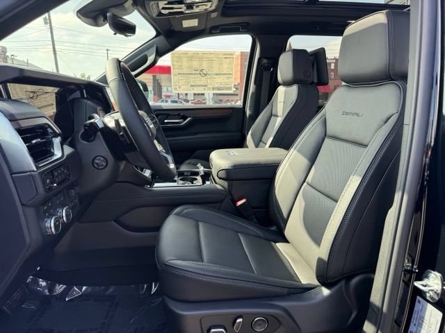 2026 GMC Yukon XL Denali - Photo 13