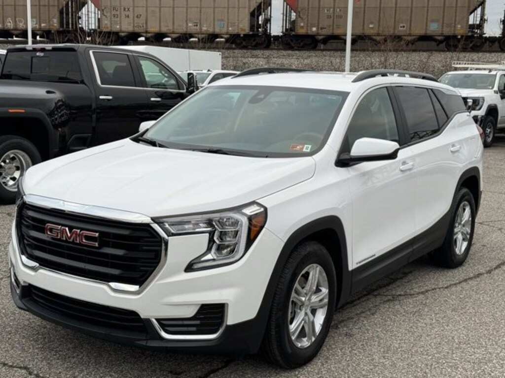 Used 2022 GMC Terrain SLE SUV