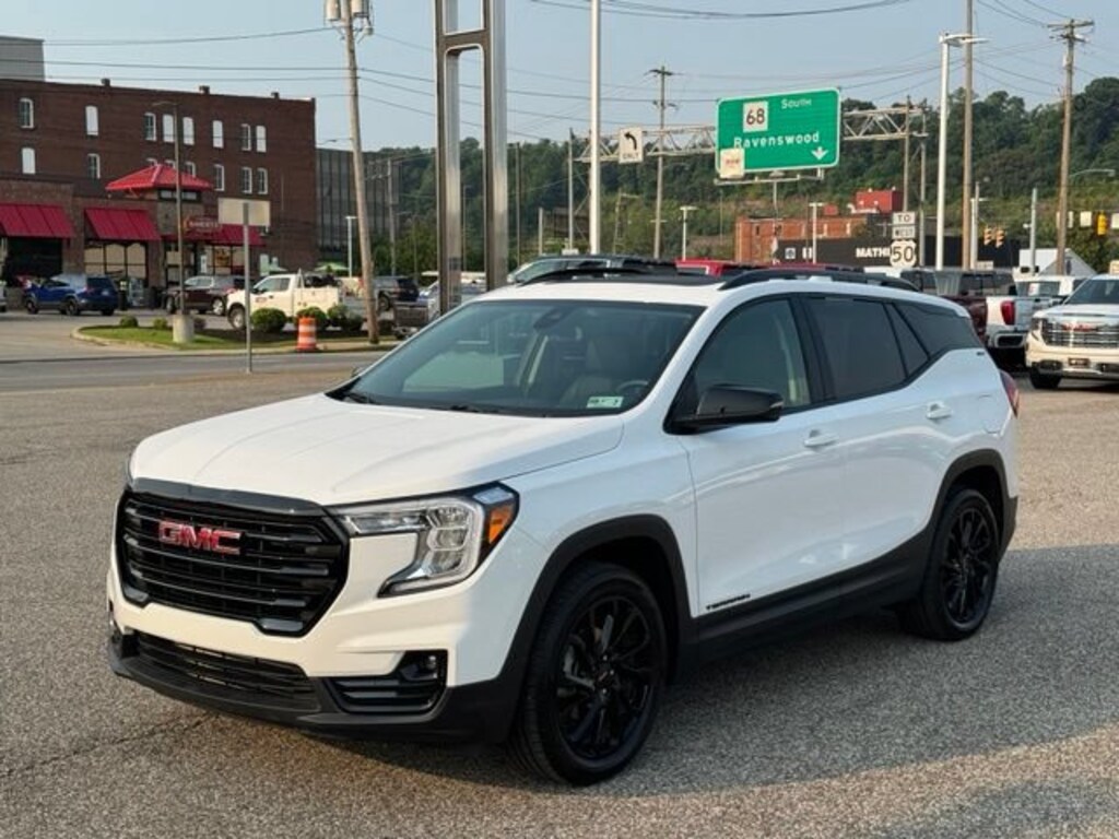 Used 2024 GMC Terrain SLT SUV