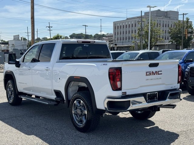 2025 Gmc Sierra 2500 HD SLE photo 3