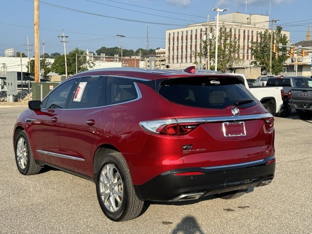 2024 Buick Enclave Essence photo 3