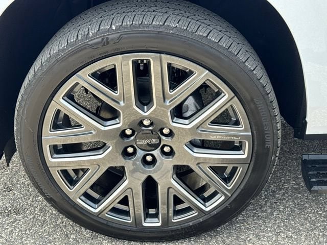 2026 GMC Yukon XL Denali Ultimate - Photo 23