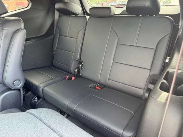 2027 GMC Acadia Elevation - Photo 11