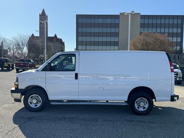 2023 Chevrolet Express Cargo 2500 Van photo 2