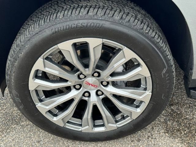 2024 GMC Yukon XL Denali - Photo 25
