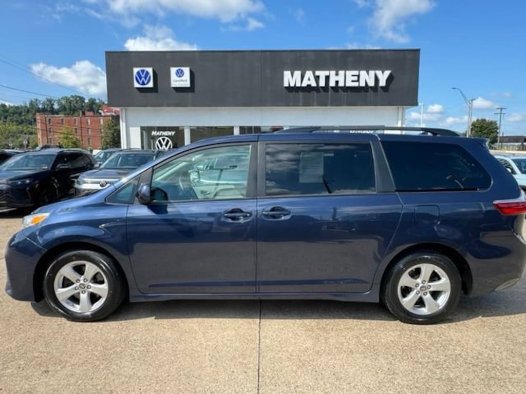 Used 2020 Toyota Sienna LE Auto Access Seat