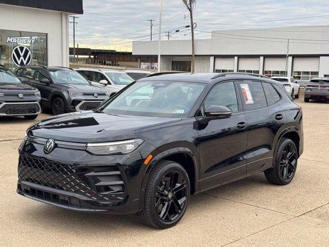 2026 Volkswagen Tiguan SE R-LINE BLACK