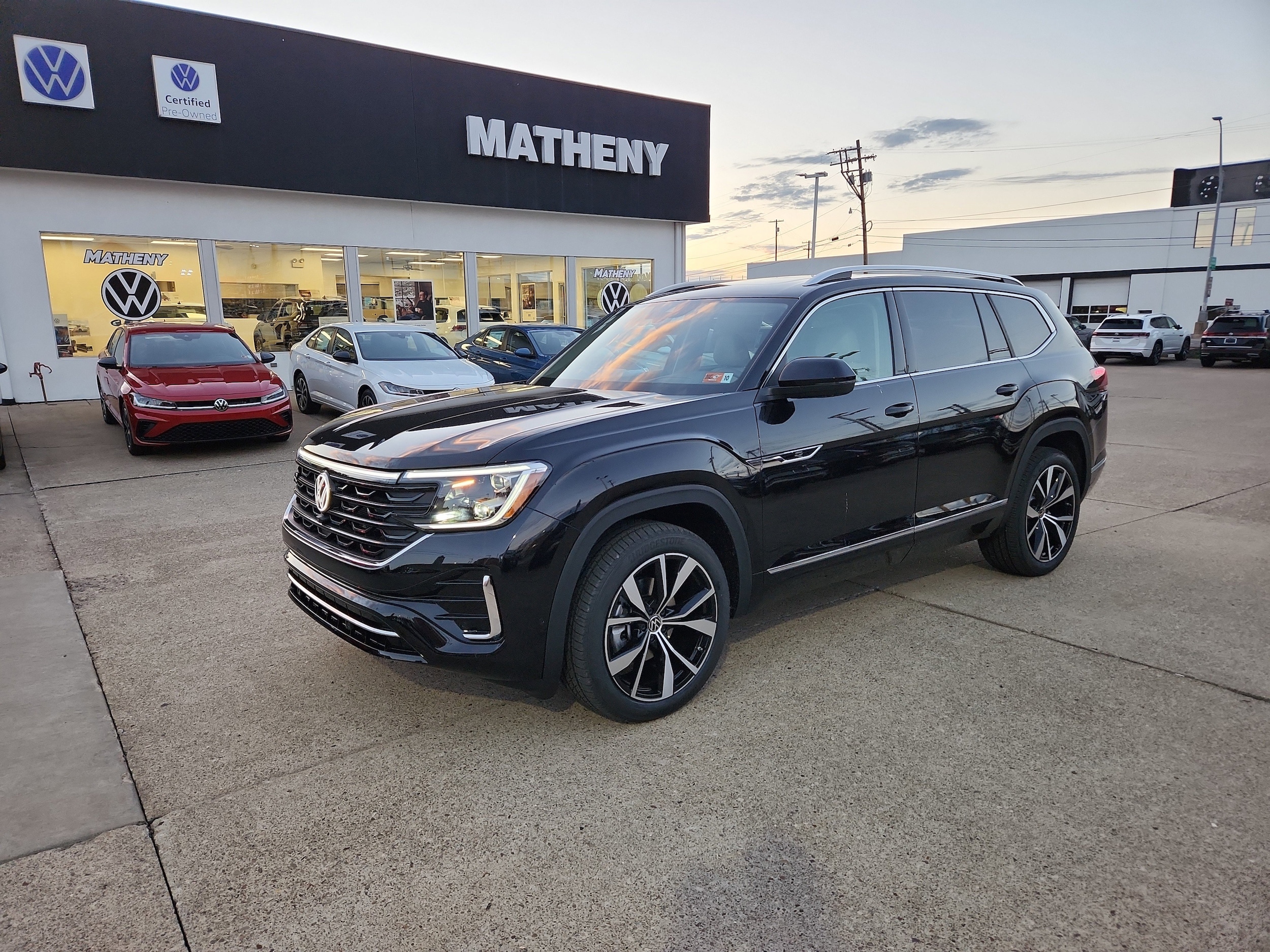 2026 Volkswagen Atlas SEL Premium R-Line's photo