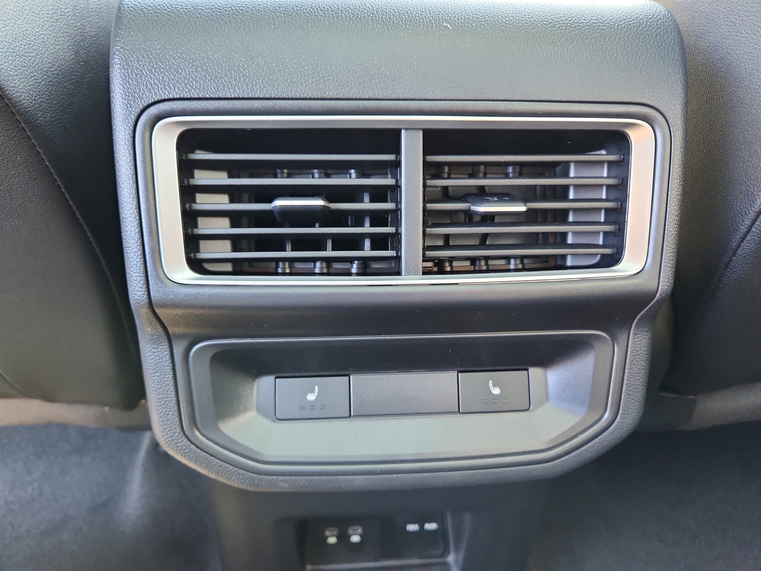 2026 Volkswagen Atlas Cross Sport SEL Premium R-LINE - Photo 14