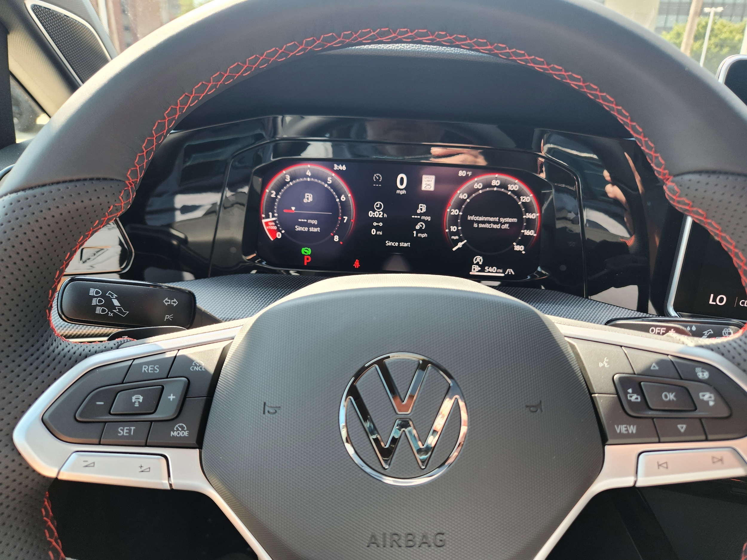 2025 Volkswagen Golf GTI SE - Photo 13
