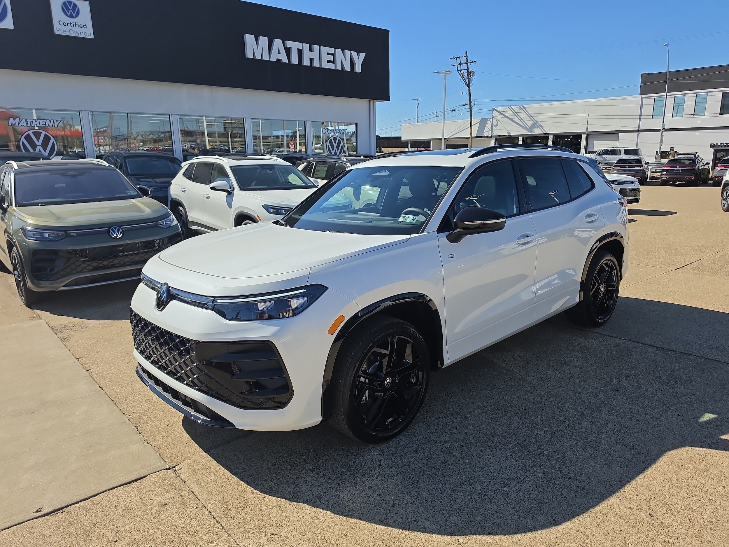 2026 Volkswagen Tiguan SE R-LINE BLACK