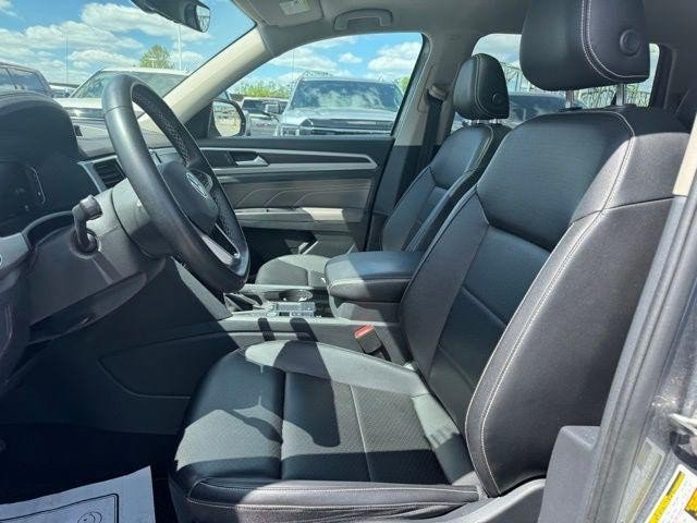 2022 Volkswagen Atlas SE w/Tech - Photo 11