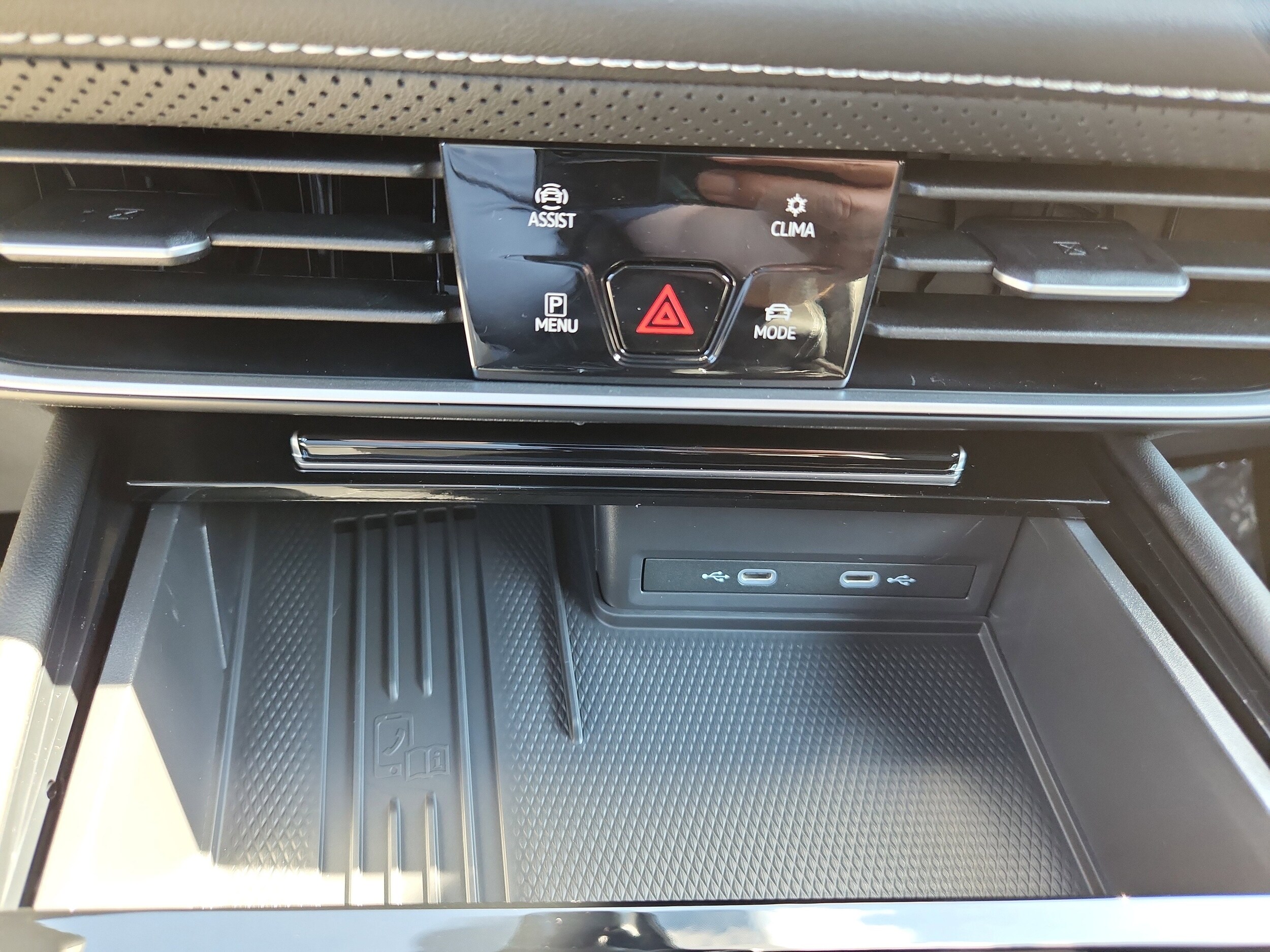 2026 Volkswagen Atlas Cross Sport SEL Premium R-LINE - Photo 22