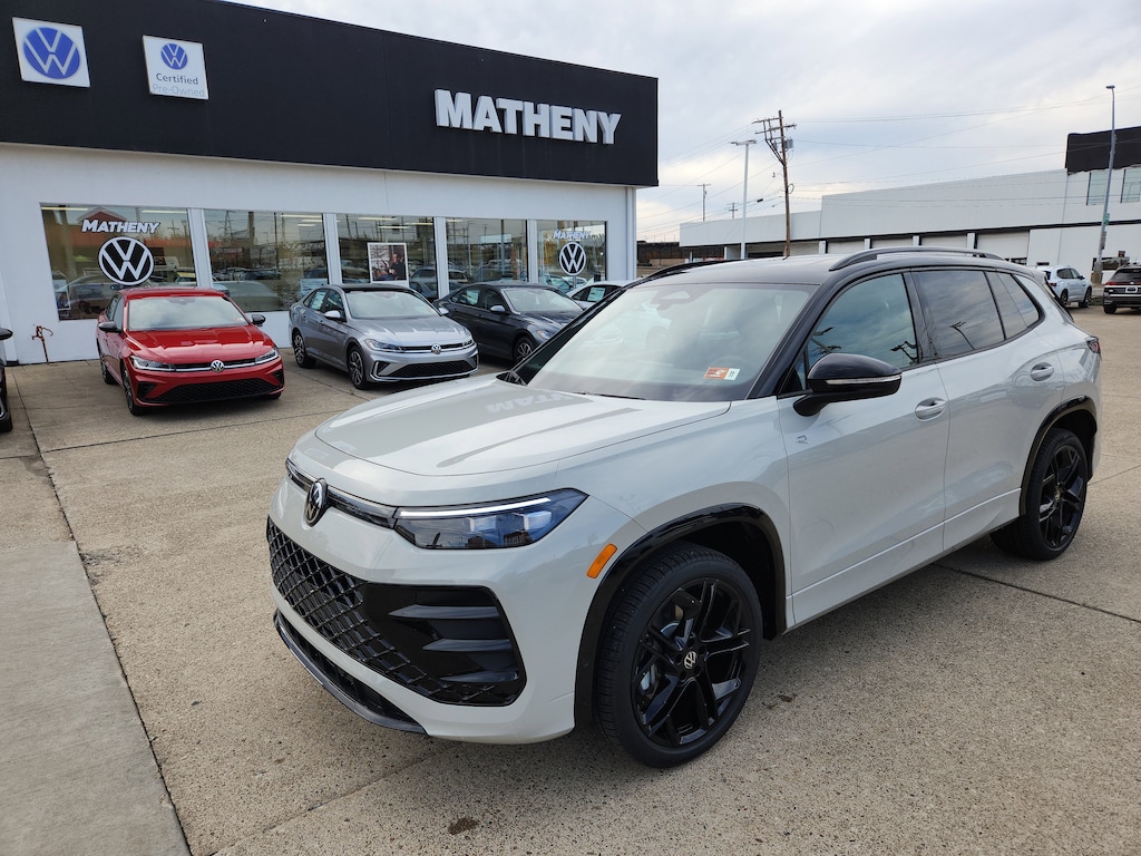 New 2026 Volkswagen Tiguan 2.0T SE R-Line Black SUV