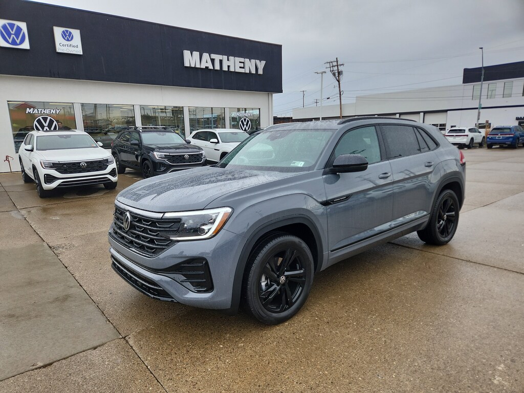 New 2026 Volkswagen Atlas Cross Sport 2.0T SEL R-Line Black SUV