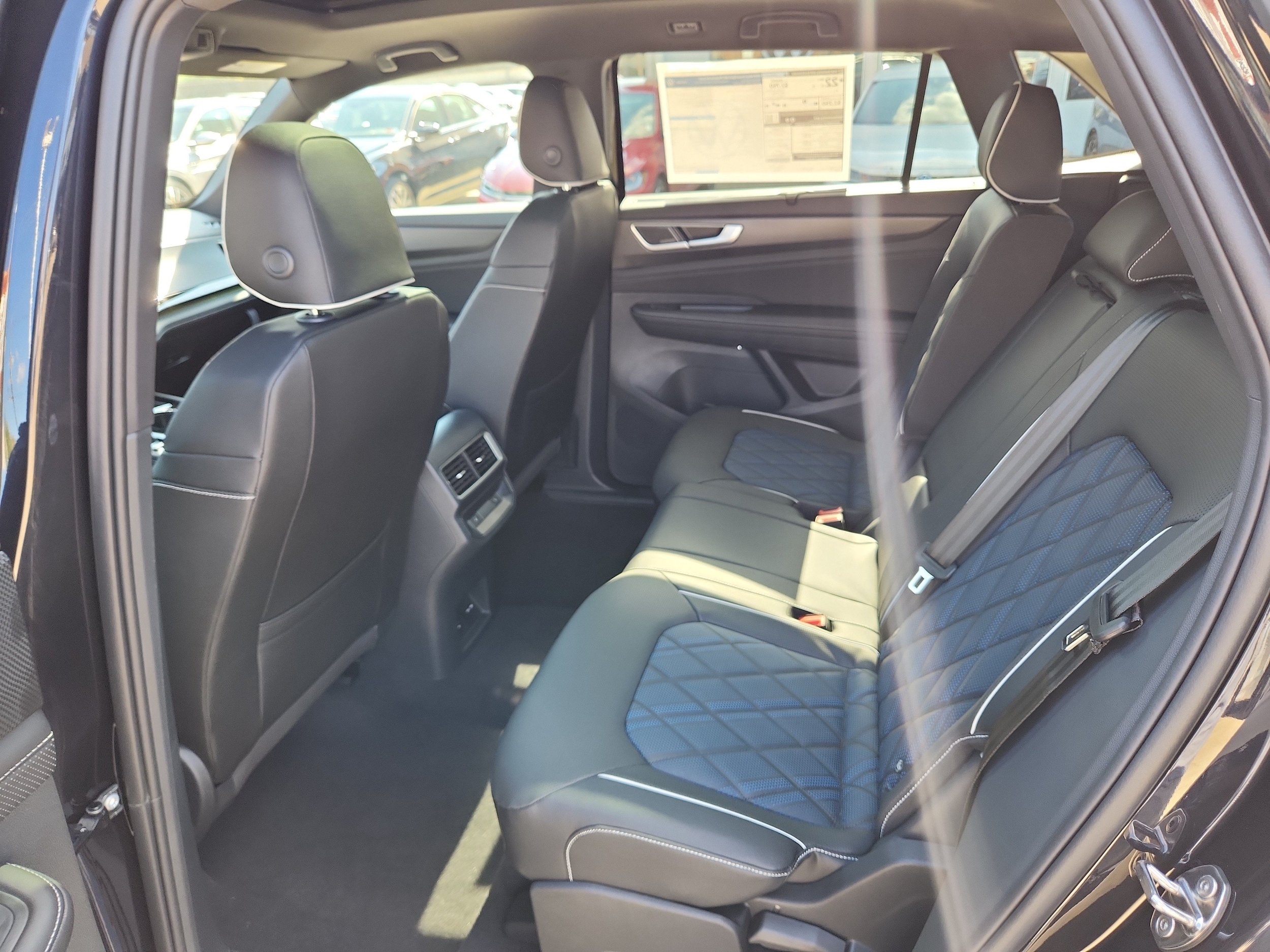2026 Volkswagen Atlas Cross Sport SEL Premium R-LINE - Photo 14