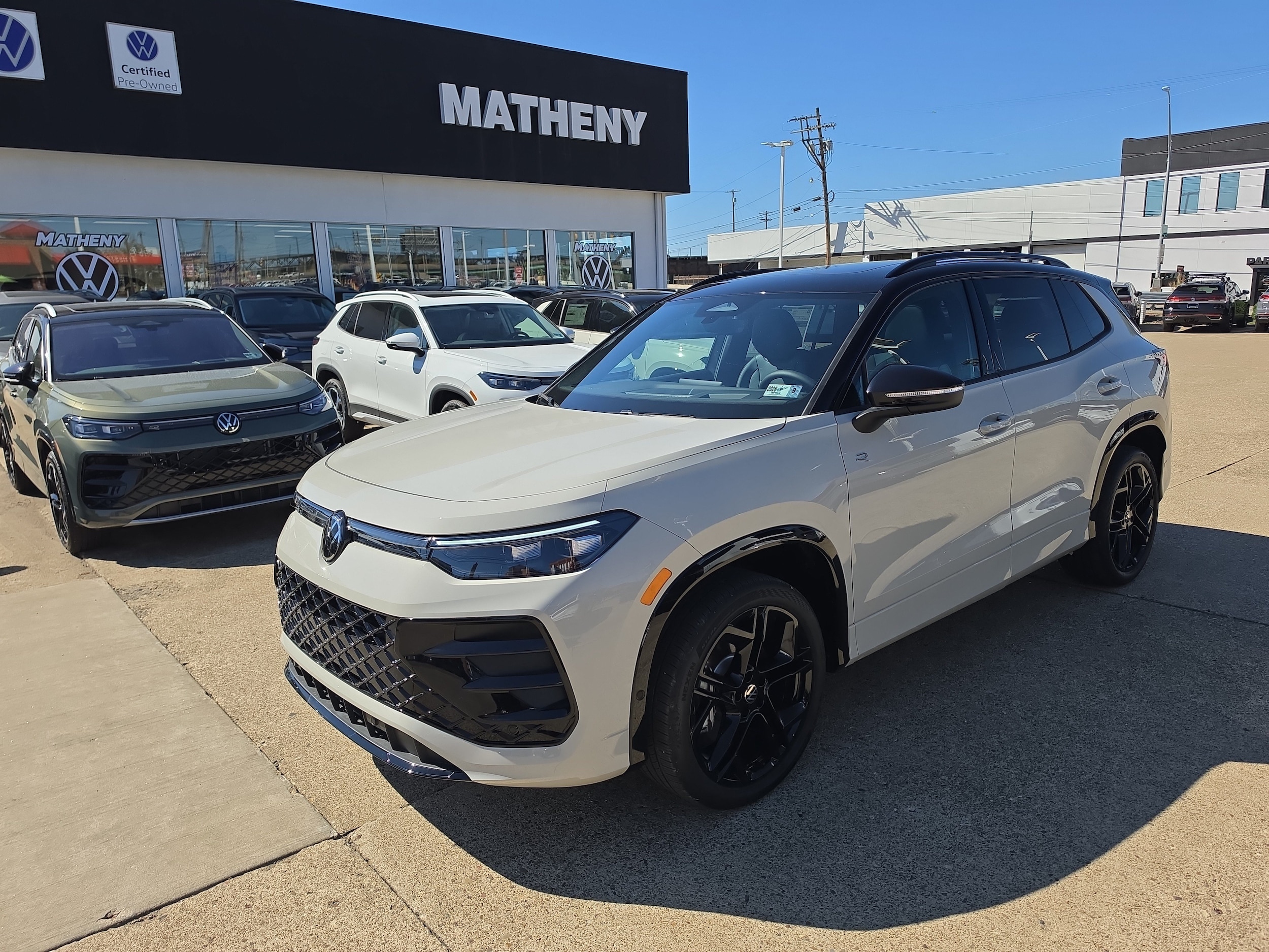 2026 Volkswagen Tiguan SE R-LINE BLACK