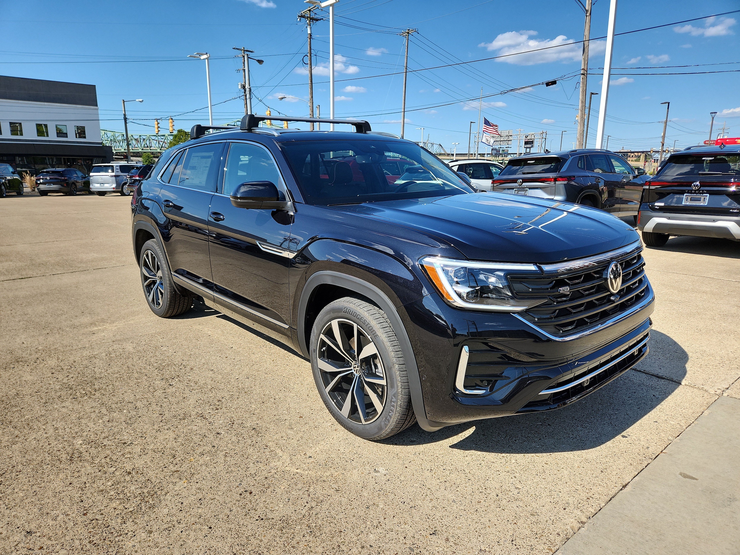 2026 Volkswagen Atlas Cross Sport SEL Premium R-LINE - Photo 10