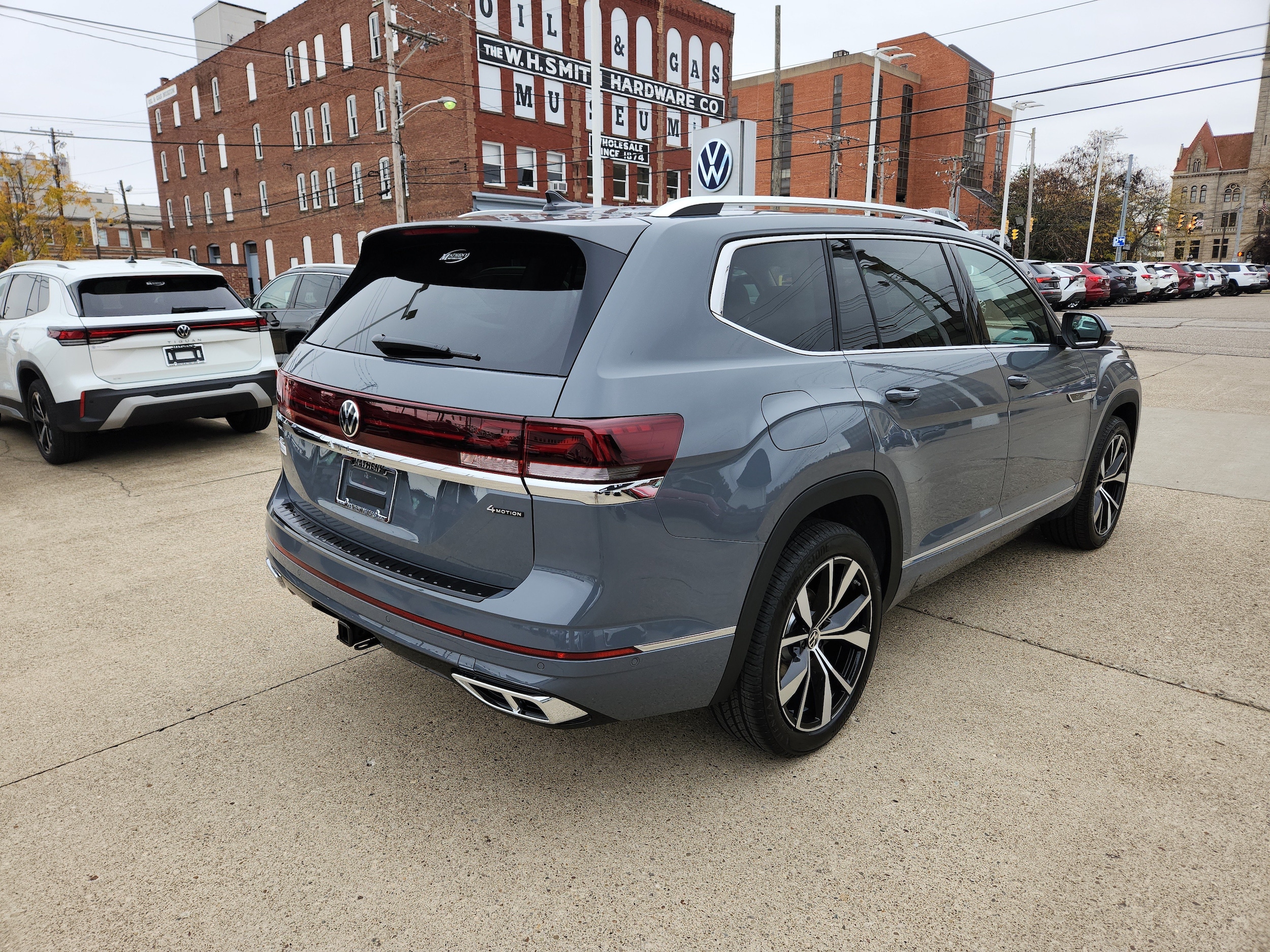 2026 Volkswagen Atlas SEL Premium R-Line - Photo 8