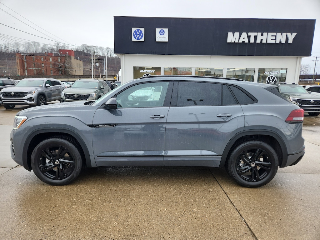 New 2026 Volkswagen Atlas Cross Sport 2.0T SEL R-Line Black SUV