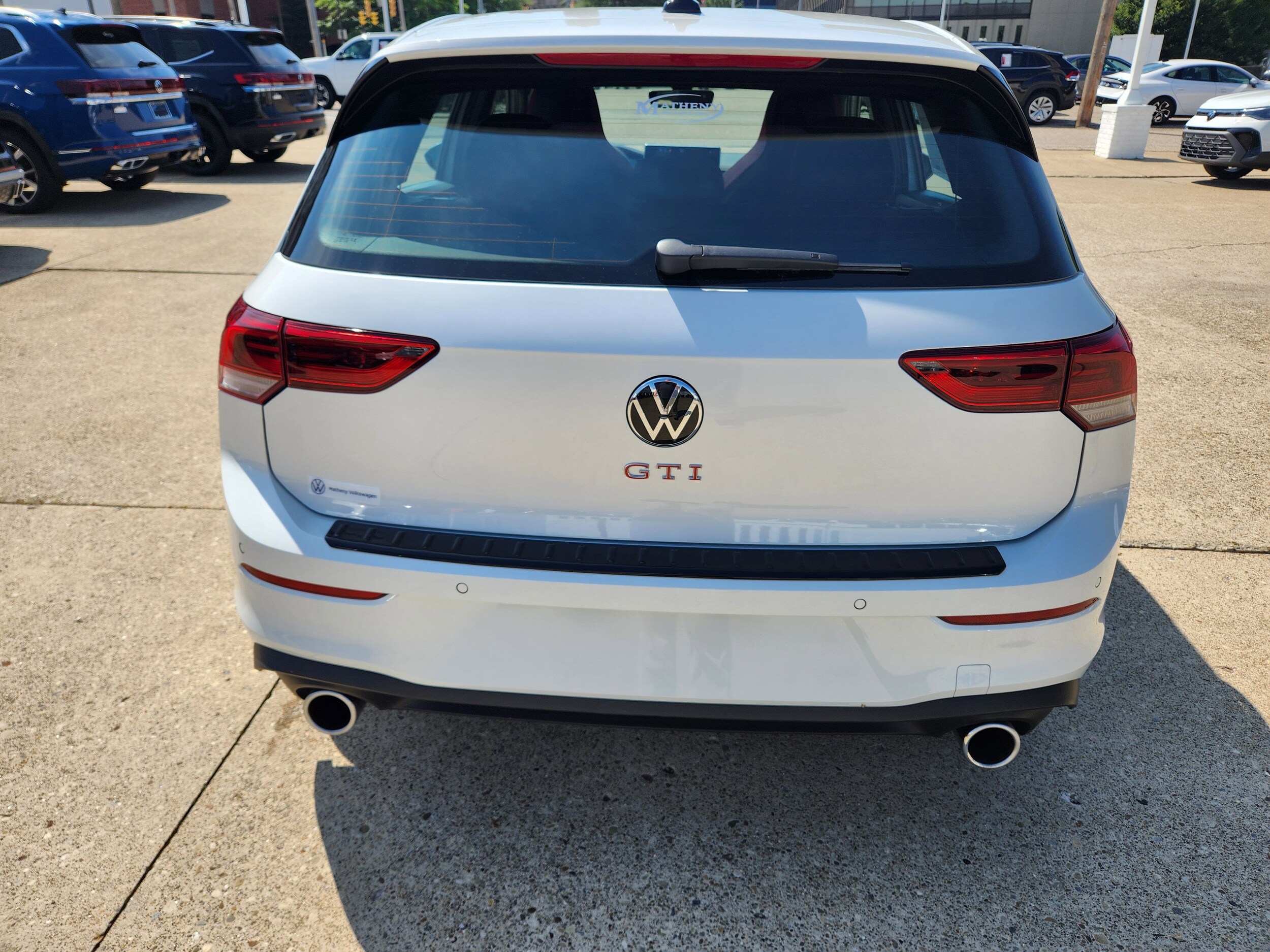 2025 Volkswagen Golf GTI SE photo 4