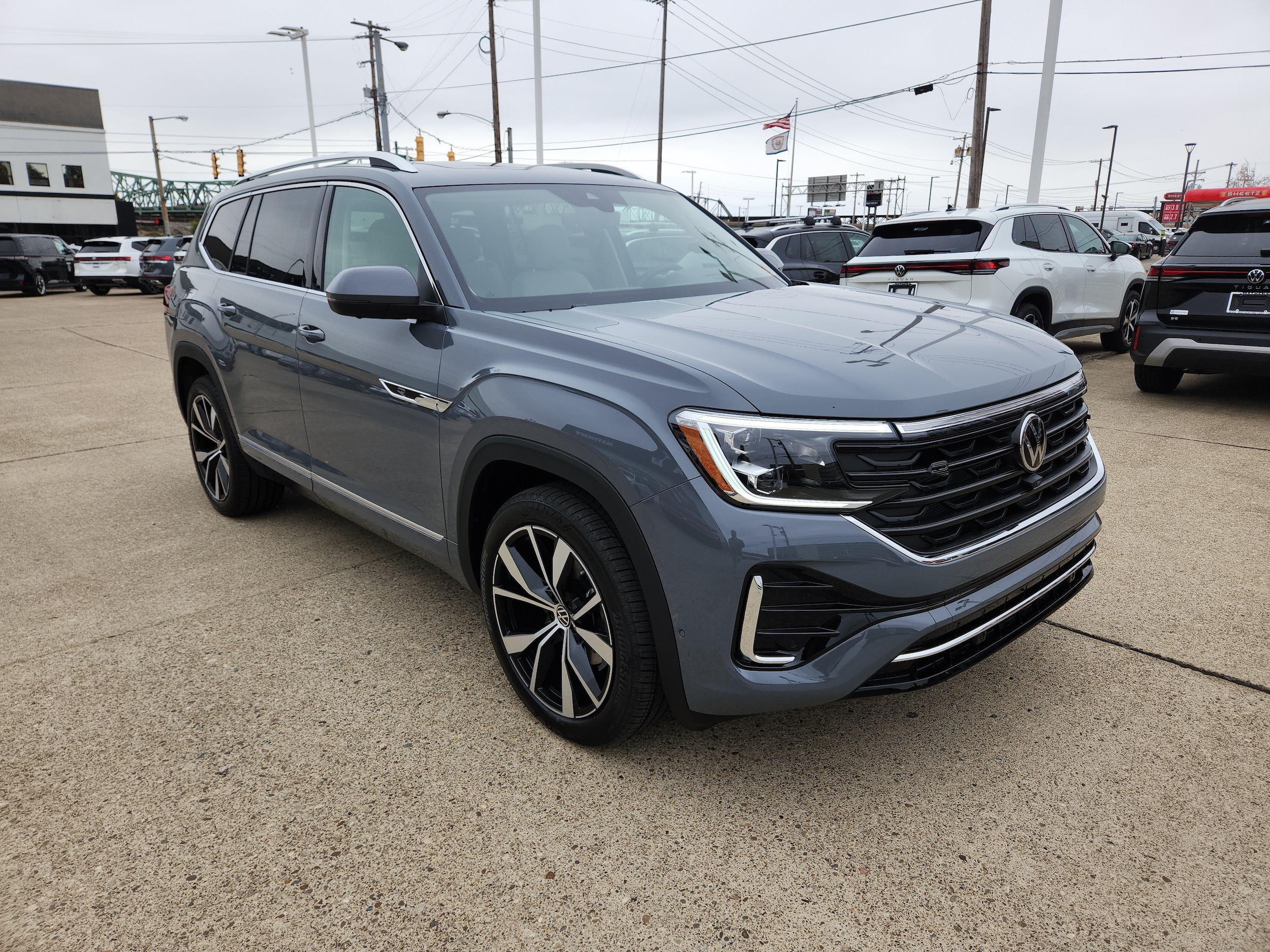 2026 Volkswagen Atlas SEL Premium R-Line - Photo 10
