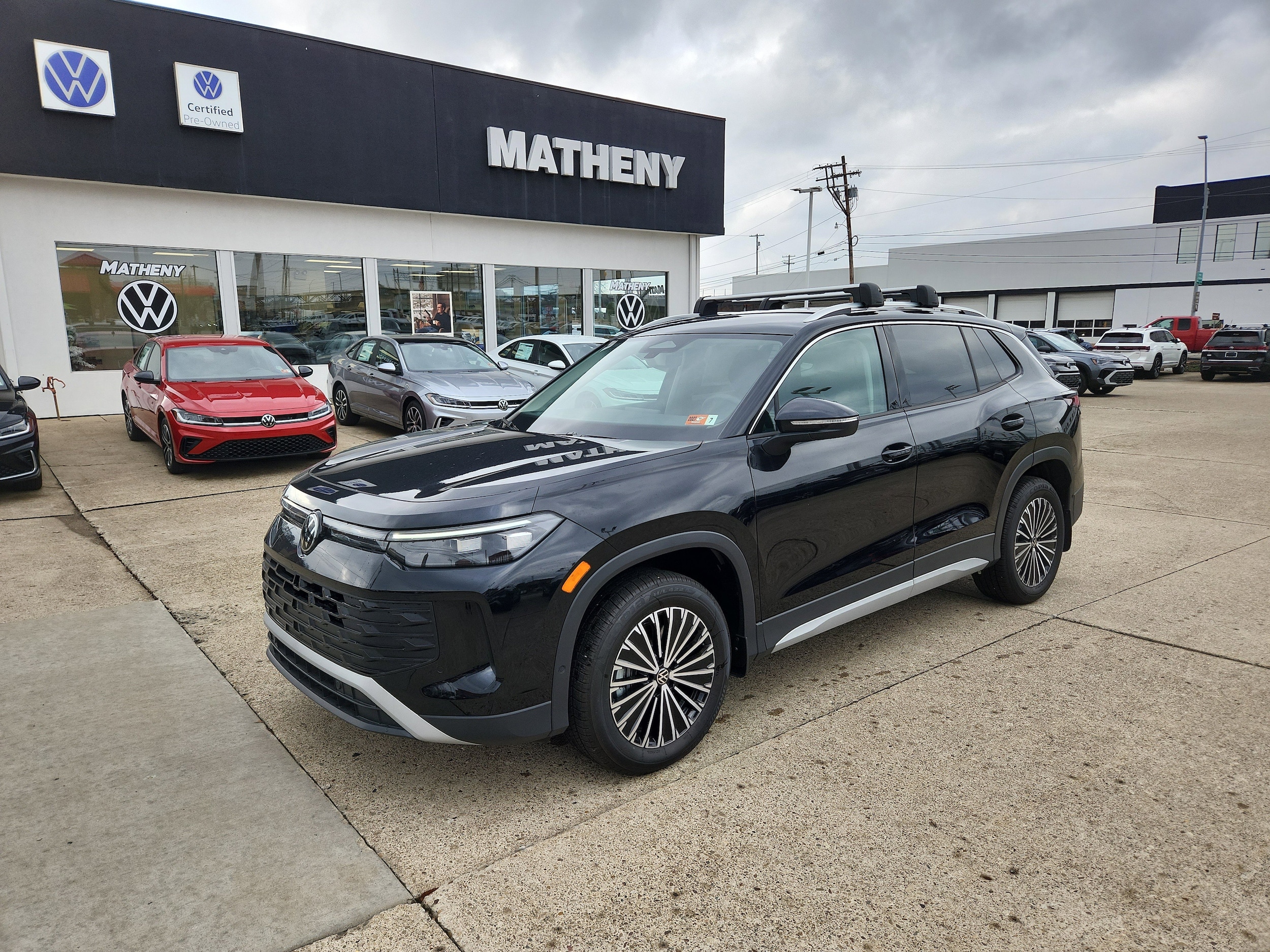 2025 Volkswagen Tiguan S's photo