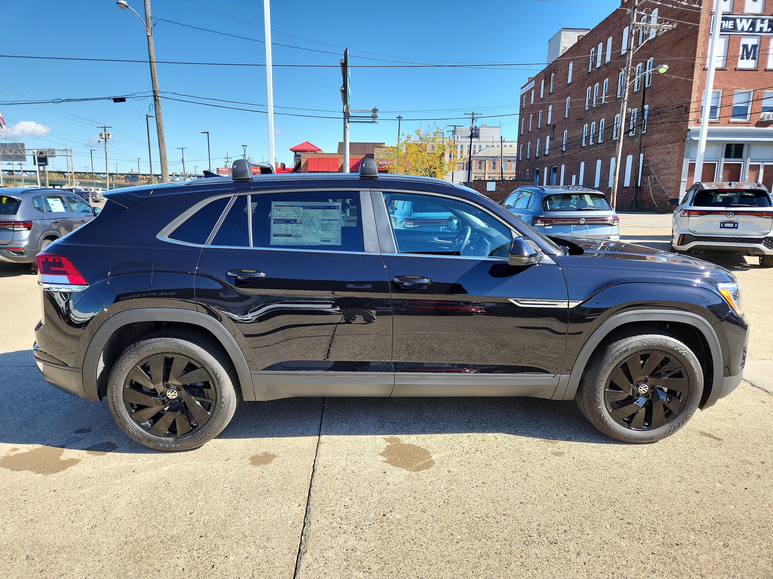 2026 Volkswagen Atlas Cross Sport SE w/Tech - Photo 8
